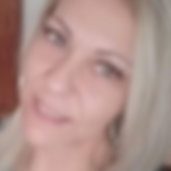 livia.lelovics